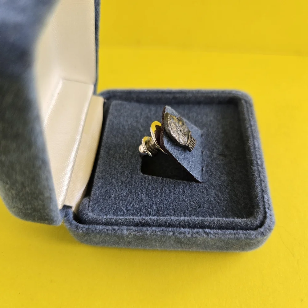 Vintage Tie Tack or Lapel Pin